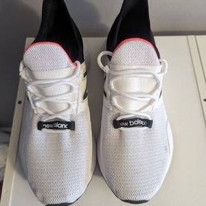 New balance Roav size 8 women's shoe